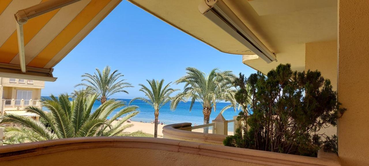 Estupendo Apartamento En Primera Linea De Playa Y Con Vistas Al Mar Denia Bagian luar foto
