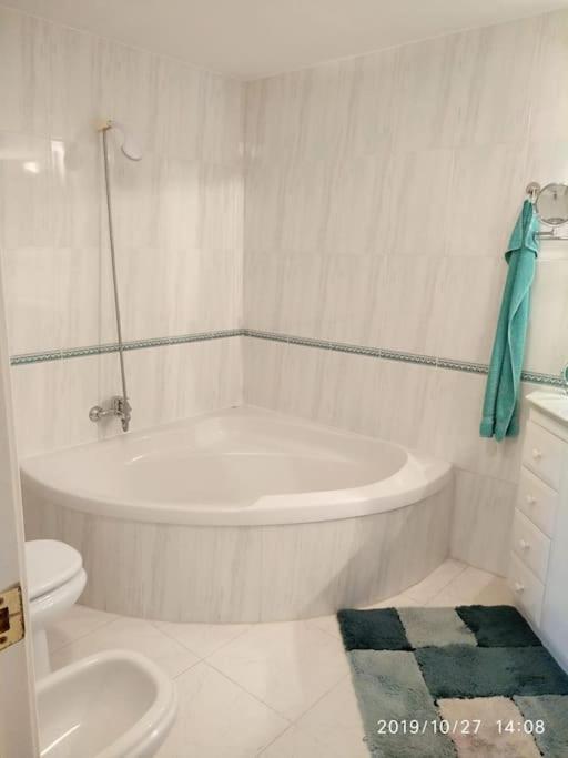 Estupendo Apartamento En Primera Linea De Playa Y Con Vistas Al Mar Denia Bagian luar foto