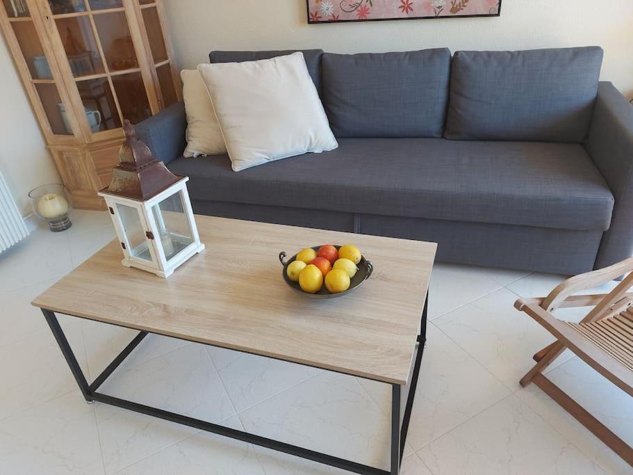 Estupendo Apartamento En Primera Linea De Playa Y Con Vistas Al Mar Denia Bagian luar foto
