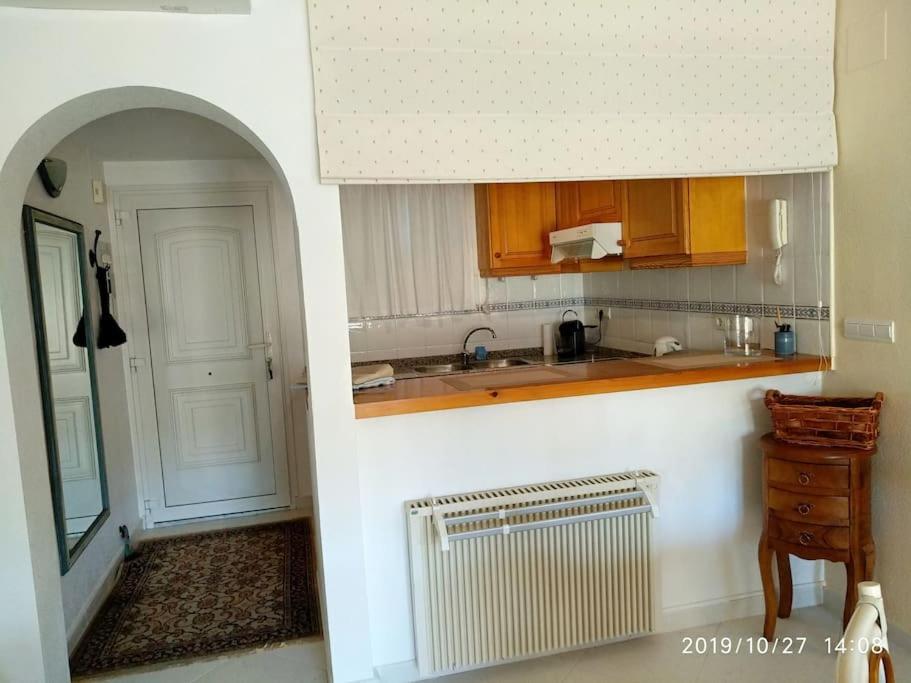 Estupendo Apartamento En Primera Linea De Playa Y Con Vistas Al Mar Denia Bagian luar foto