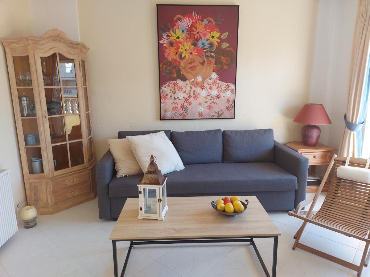 Estupendo Apartamento En Primera Linea De Playa Y Con Vistas Al Mar Denia Bagian luar foto